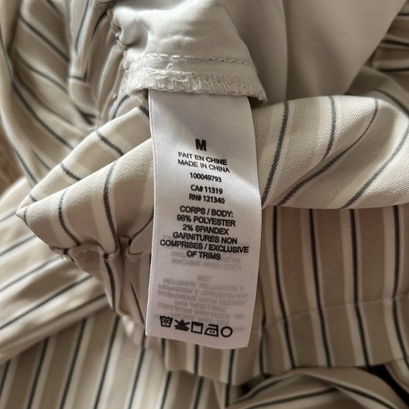 Dynamite cropped pants, size Medium - Picture 5 of 5